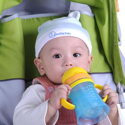 婴儿饮水应注意的事项包括